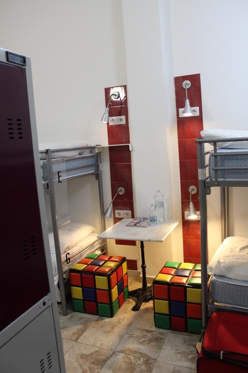 Hostal Colours