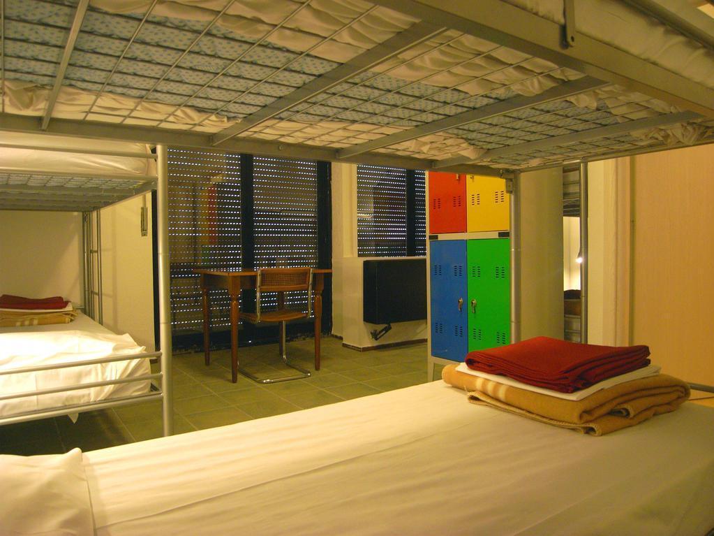 Hostal Colours
